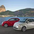 O Fiat 500 se reinventou ao longo dos anos e atualmente passou a ser comercializado em versão 100% elétrica no Brasil - Foto: O Fiat 500 se reinventou ao longo dos anos e atualmente passou a ser comercializado em versão 100% elétrica no Brasil - Foto: O Fiat 500 se reinventou ao longo dos anos e atualmente passou a ser comercializado em versão 100% elétrica no Brasil - Foto: Divulgação