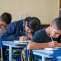 Fique por dentro do Programa Parceiro da Escola em Cascavel. Descubra como essa parceria entre iniciativa privada e Governo Estadual está trazendo mudanças na gestão administrativa das escolas - Foto: Arquivo/AEN