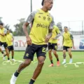 Partida decisiva do Flamengo contra o Cruzeiro no Campeonato Brasileiro. Conheça os detalhes da operação da Polícia Federal envolvendo Bruno Henrique - Foto: Marcelo Cortes/CRF