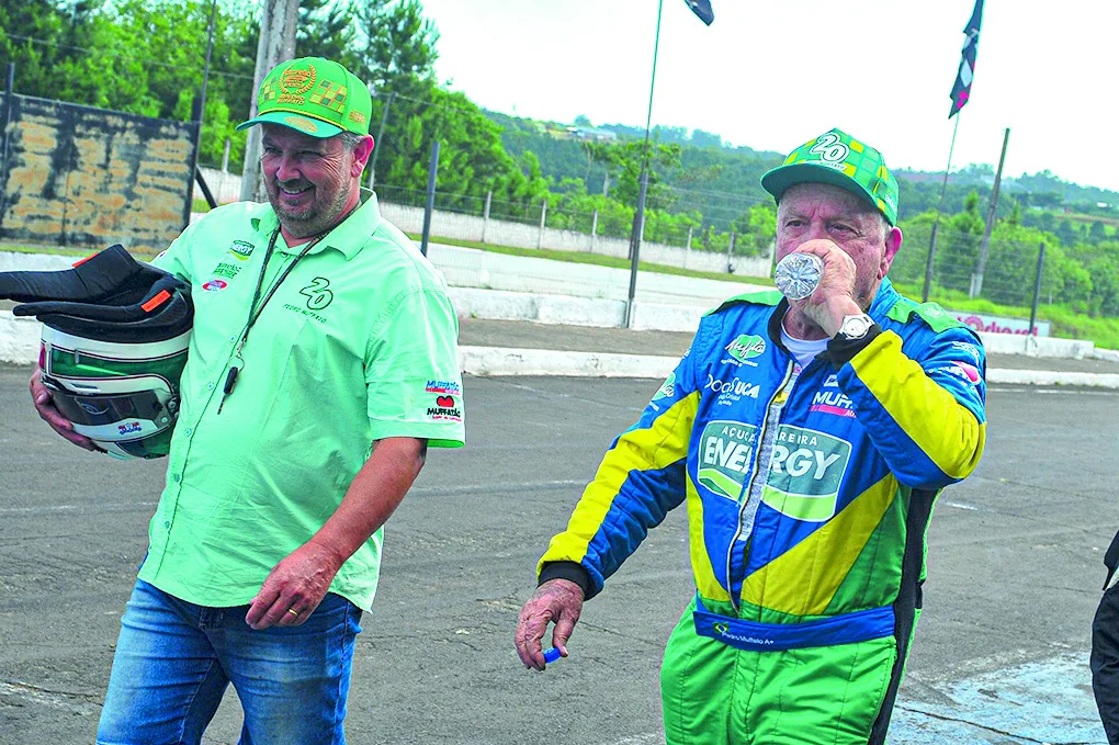 O cascavelense Pedro Muffato busca em casa o bicampeonato na categoria GT Truck - Foto: Soares/Divulgação