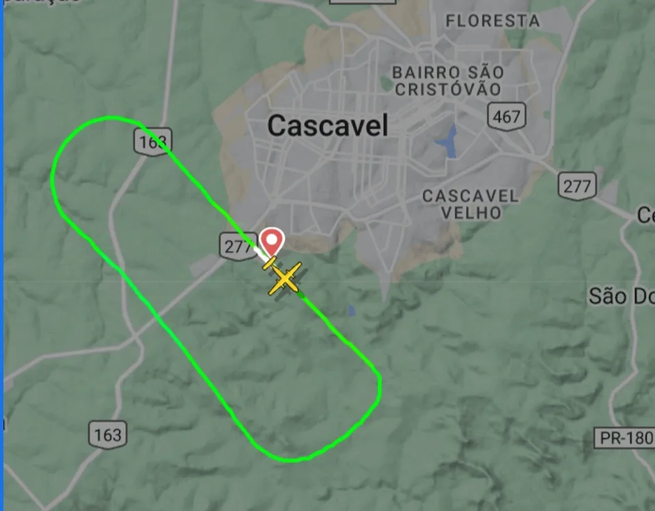 Bird strike? Avião da Azul volta ao Aeroporto de Cascavel logo após decolar