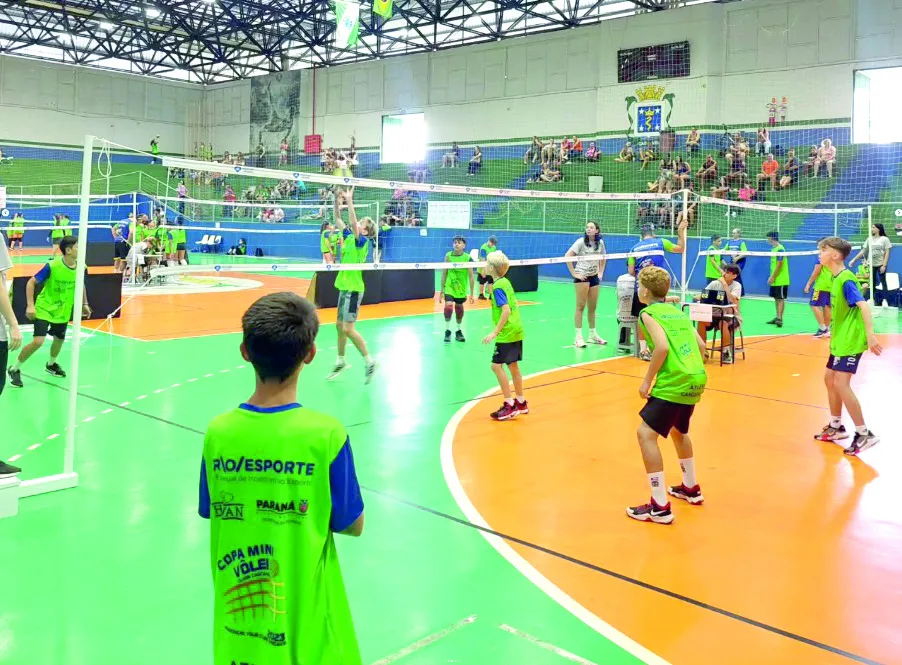 Participe da Copa Mini Vôlei em Cascavel. Competição incentiva os jovens a praticar o vôlei e treinar nas categorias de base - Foto: Rede Social