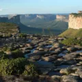 Descubra os melhores destinos de aventura no Brasil para quem gosta de viagem e emoção. Crie memórias incríveis e se divirta - Foto: PeskyMonkey l iStock 