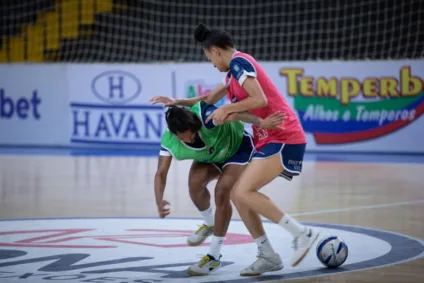 Última partida das semifinais da Série Ouro de futsal feminino. Stein Cascavel enfrenta Cianorte para decidir vaga na final - Foto: Assessoria