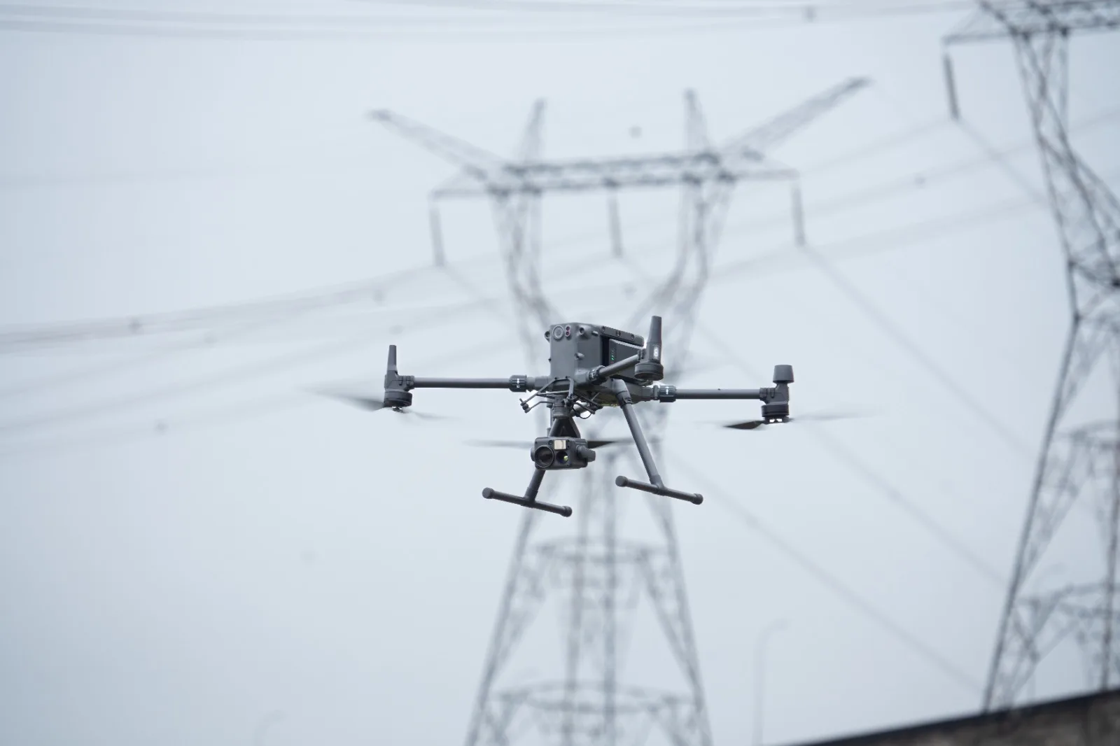 Conheça a aplicação dos drones na Inspeção Técnica da Itaipu Binacional. Saiba como eles auxiliam na identificação de falhas nas linhas de transmissão elétrica - Fotos: Sara Chedia