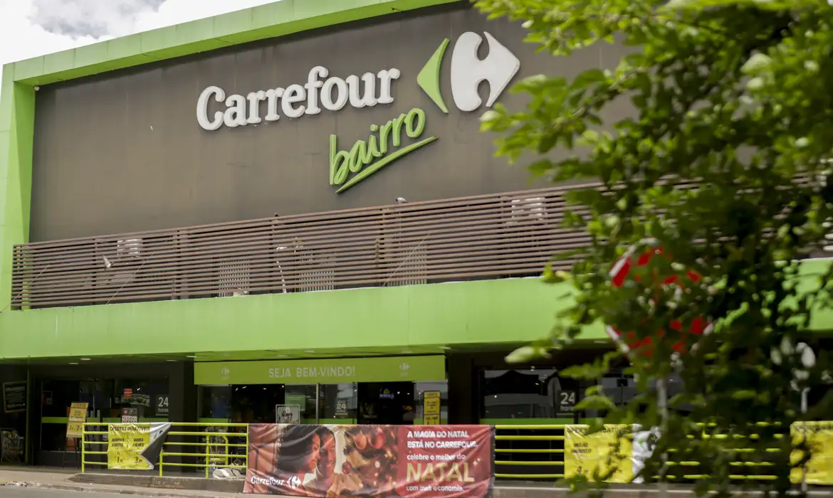 Carrefour pede desculpas aos produtores de carne brasileiros após críticas sobre a qualidade. Entenda o caso - Foto: Joédson Alves/Agência Brasil