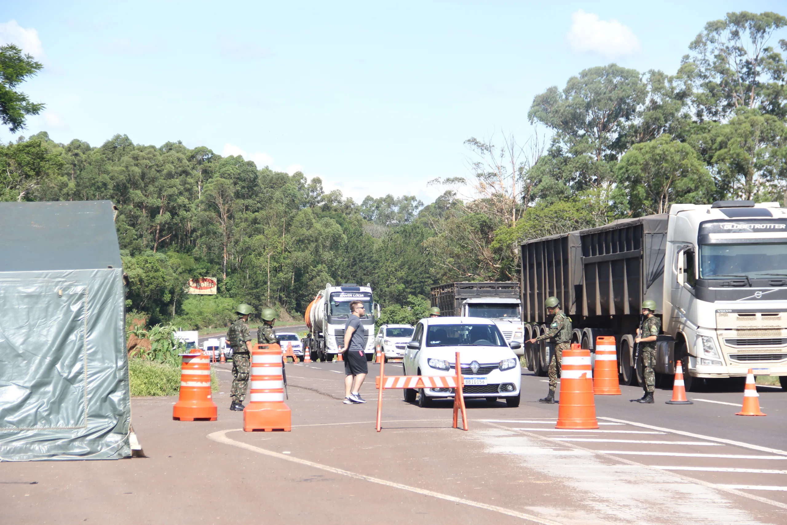 Comunicado da 15ª Brigada de Infantaria Mecanizada sobre o desaparecimento de pistolas Beretta. Saiba mais! - Foto: Paulo Eduardo/O Paraná 