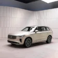 Conheça a nova XC90 da Volvo - o SUV híbrido topo de linha com atualizações tecnológicas e de design, mantendo o requinte e a segurança característicos da marca - Fotos: Divulgação 