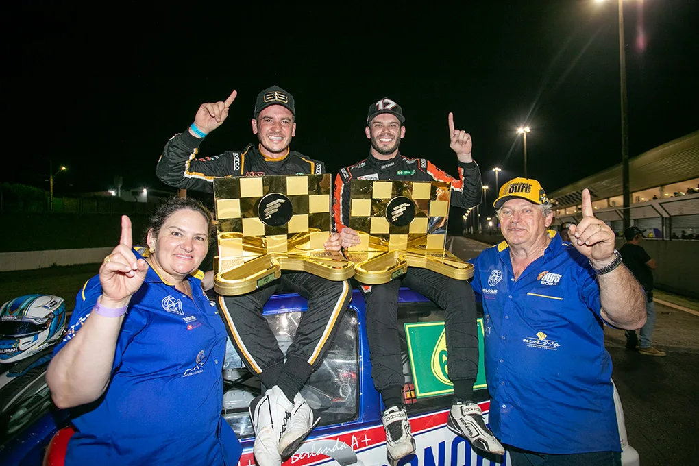 A mais disputada e emocionante edição da Cascavel de Ouro de automóveis. Conheça a dupla vencedora e relembre as emoções da corrida - Foto: Vanderley Soares