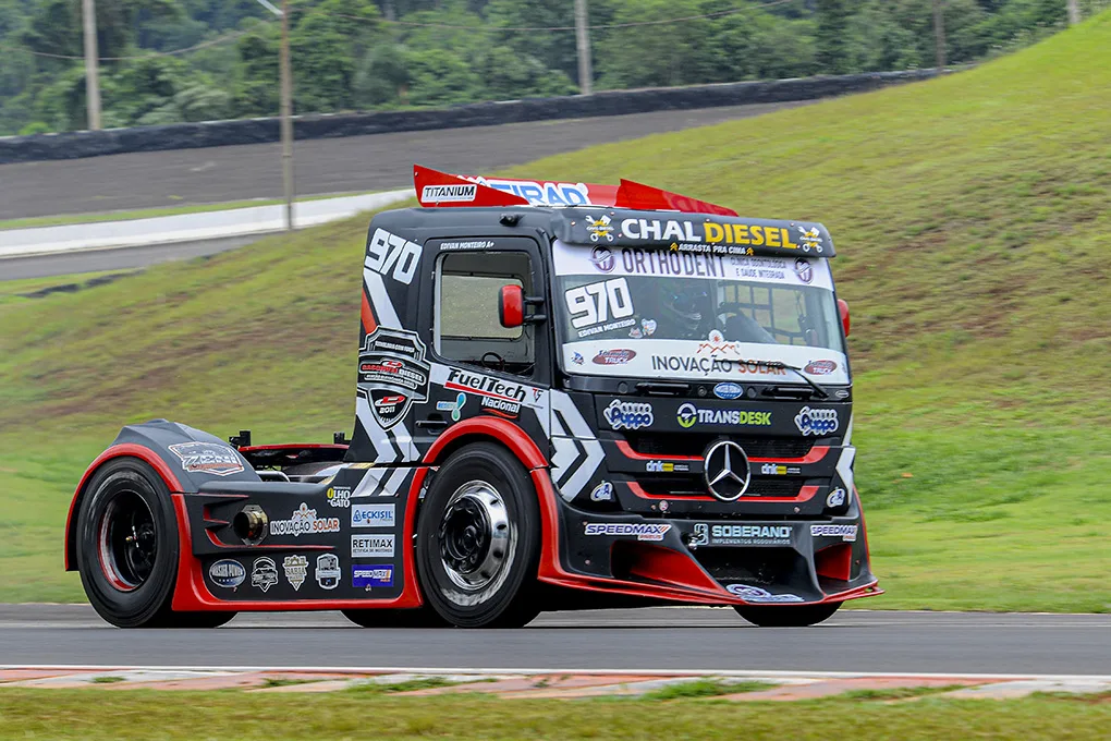 Piloto cascavelense vai permanecer competindo na Fórmula Truck em 2025