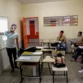 Programa incentiva estudantes a concluir ensino médio