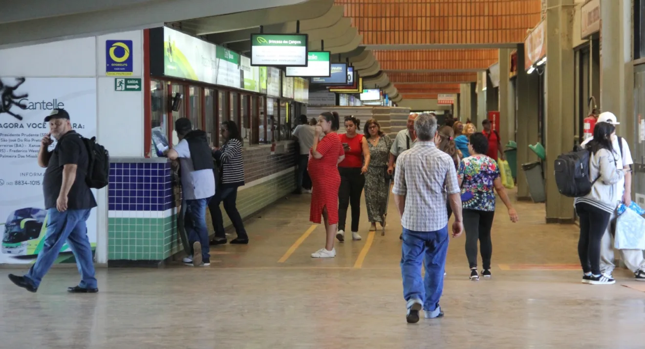 Apesar das obras, Rodoviária de Cascavel opera normalmente com expectativa de aumento de 40% no movimento neste fim de ano - Foto: Arquivo/Jornal Apesar das obras, Rodoviária de Cascavel opera normalmente com expectativa de aumento de 40% no movimento neste fim de ano - Foto: Arquivo/Jornal