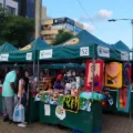 Na feira é possível fazer compras para o Natal