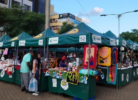 Na feira é possível fazer compras para o Natal