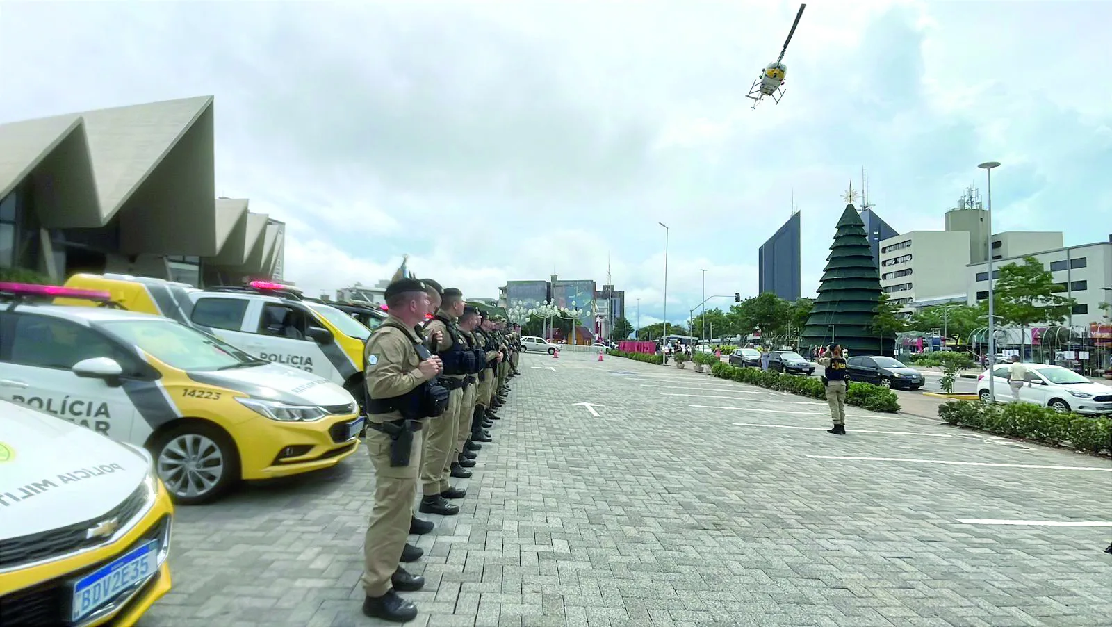 Ampliando a presença policial nas áreas de maior movimentação, a Operação Natal busca garantir a tranquilidade e a segurança da população - Foto: Luiz Felipe Max | SOT