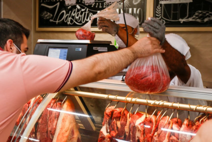 Descubra os detalhes da investigação da China sobre a carne bovina do Brasil. Conheça as medidas tomadas pelo governo brasileiro e o período de análise da investigação - Foto: Vinicius Schmidt/Metrópoles