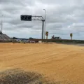 Acidente de trânsito em Cascavel: tombamento de carreta carregada de milho causa interdição na rodovia PRc-467 - Foto: Luiz Felipe Max/SOT