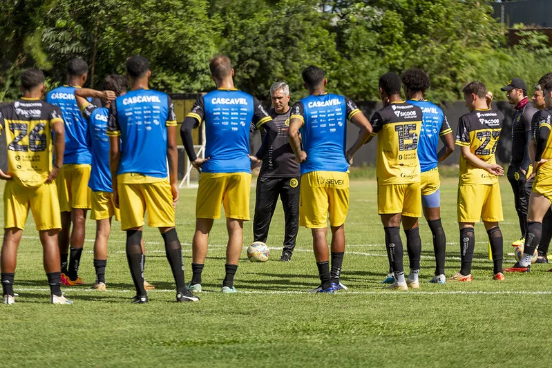 Confira como a vitória do FC Cascavel contra o Coritiba trouxe respiro para o time no Campeonato Paranaense - Foto: Assessoria