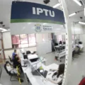 Entenda as mudanças no pagamento do IPTU em Itaipu. Em 2025, a cidade adotará o sistema de e-carta para a cota única do imposto - Foto: Secom