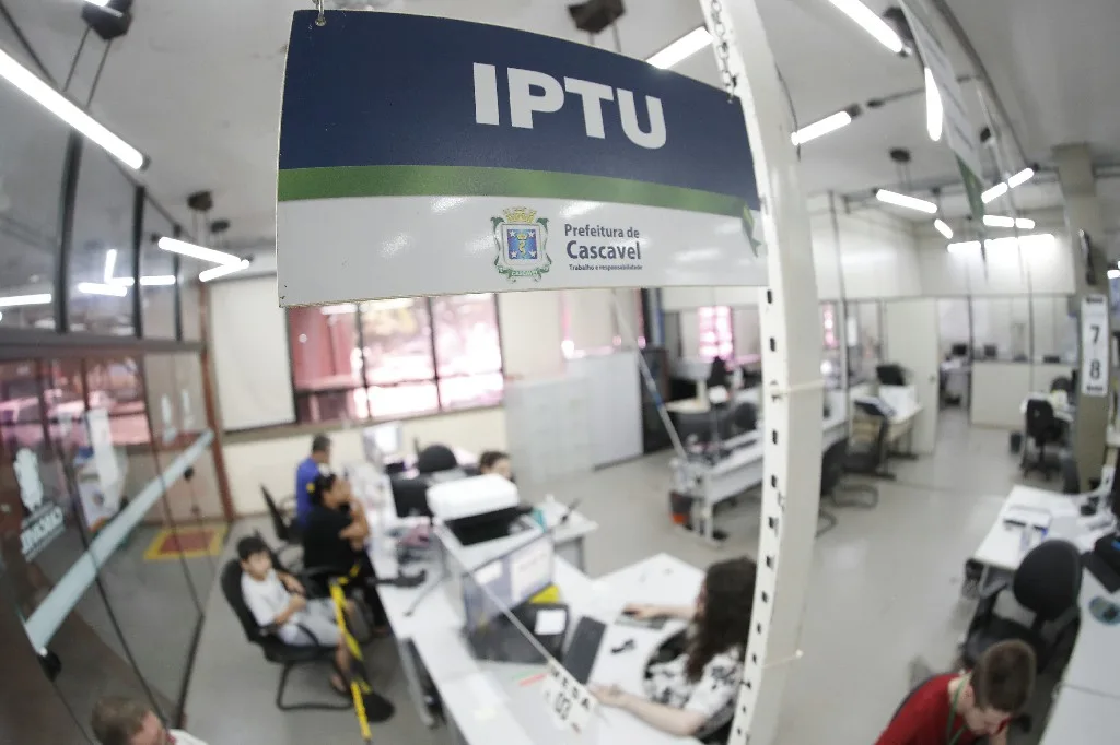 Entenda as mudanças no pagamento do IPTU em Itaipu. Em 2025, a cidade adotará o sistema de e-carta para a cota única do imposto - Foto: Secom