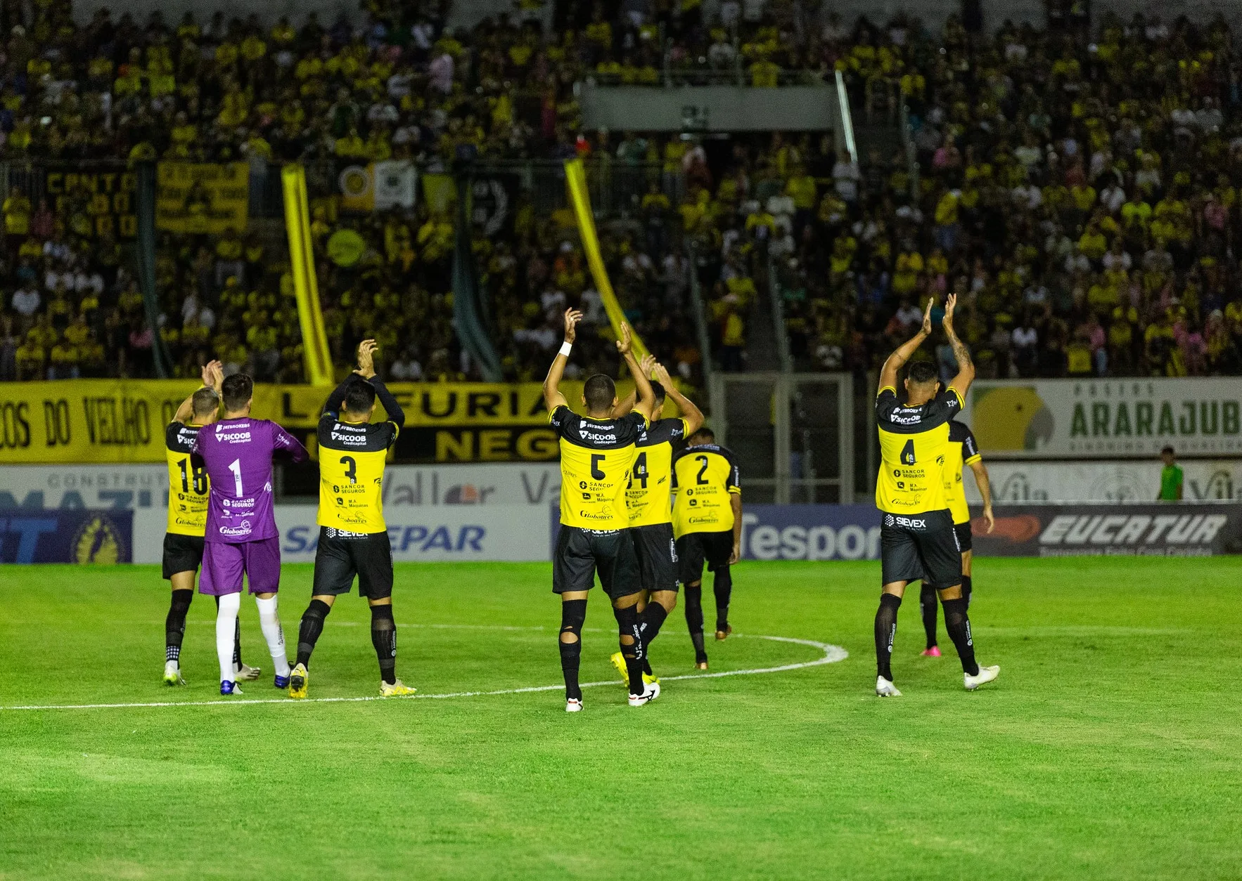 FC Cascavel enfrenta o Londrina em busca da recuperação no Campeonato Paranaense. Acompanhe os detalhes e o desempenho da Serpente Aurinegra Foto: Assessoria 