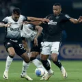 Entenda a polêmica sobre os salários atrasados no Corinthians e Botafogo nesta temporada. Jogadores ameaçam não se apresentar sem pagamento - Foto: Corinthians 