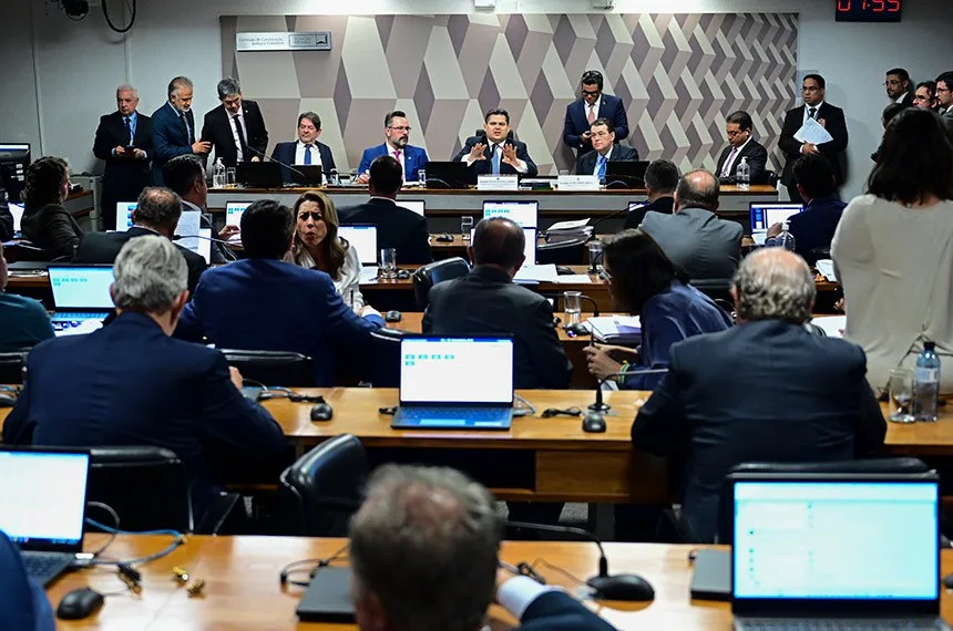 Saiba mais sobre os projetos em discussão na Comissão de Constituição e Justiça do Senado Federal. Aborto, cotas, maioridade penal e mais na pauta - Foto: Andressa Anholete/Agência Senado