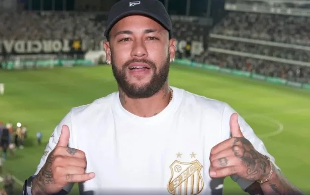 Confira a emocionante volta de Neymar Jr ao Santos. Saiba mais sobre o retorno do ídolo e sua apresentação no Pacaembu - Foto: Reprodução/Redes Sociais 