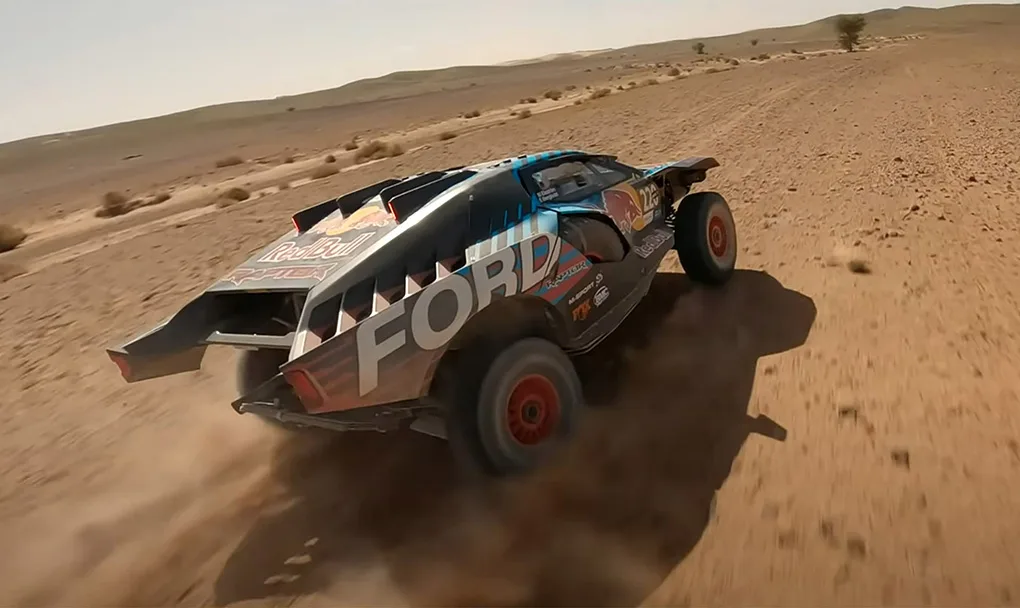 Não perca a 47ª edição do Rali Dakar no deserto da Arábia Saudita. Acompanhe a estreia da Ford, a nova picape Raptor T1+, e torça pelos pilotos Carlos Sainz e Mattias Ekstrom - Foto: Divulgação