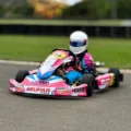 Fique por dentro do sucesso de Lorenna Copetti, piloto de kart de Cascavel. Saiba mais sobre sua preparação e sua participação no Campeonato Metropolitano de Cascavel - Foto: Divulgação