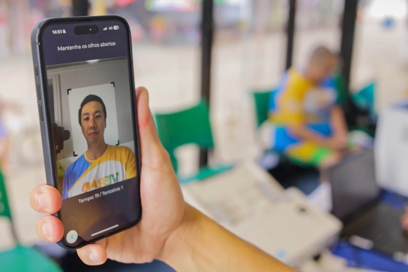 Detran/Paraná lança autobiometria
para a atualização da foto da CNH - Foto: AEN
Detran/Paraná lança autobiometria
para a atualização da foto da CNH - Foto: AEN