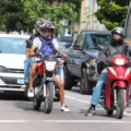 Descubra os benefícios da isenção do IPVA para motocicletas de até 170 cilindradas no Paraná. Economize até R$ 474 por ano e fortaleça a economia estadual - Foto: Geraldo Bubniak/AEN