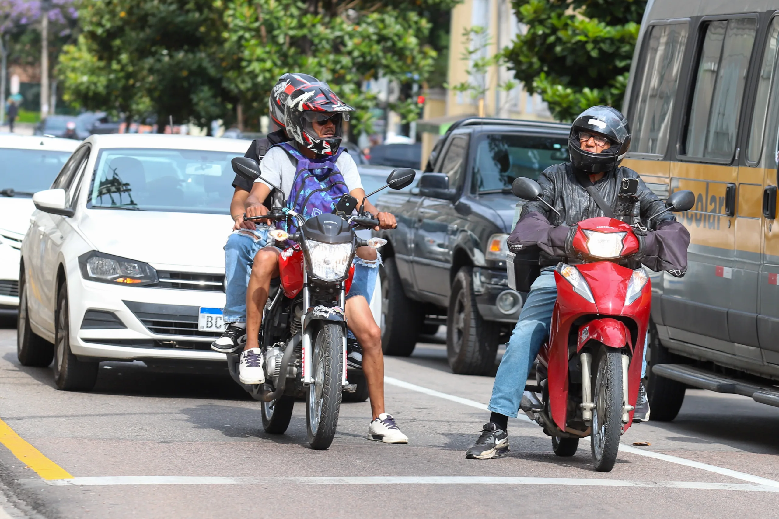 Descubra os benefícios da isenção do IPVA para motocicletas de até 170 cilindradas no Paraná. Economize até R$ 474 por ano e fortaleça a economia estadual - Foto: Geraldo Bubniak/AEN