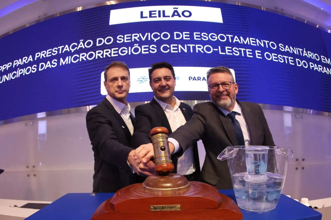 Descubra como o governador do Paraná, Ratinho Junior, impulsionou os leilões na B3 em 2024, contribuindo com 22,5% dos investimentos totais no país - Foto: Jonathan Campos/AEN Descubra como o governador do Paraná, Ratinho Junior, impulsionou os leilões na B3 em 2024, contribuindo com 22,5% dos investimentos totais no país - Foto: Jonathan Campos/AEN