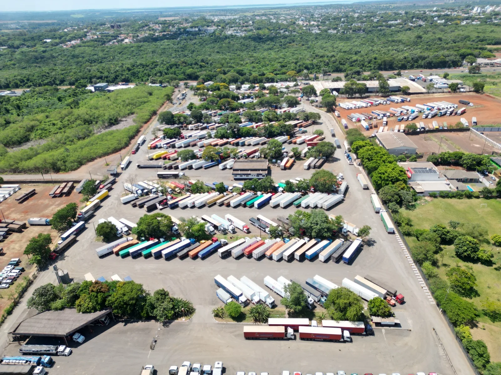 Saiba mais sobre o Porto Seco de Foz do Iguaçu: facilidades logísticas, operação noturna de grãos e recordes de movimentação no setor do comércio exterior - Foto: Assessoria