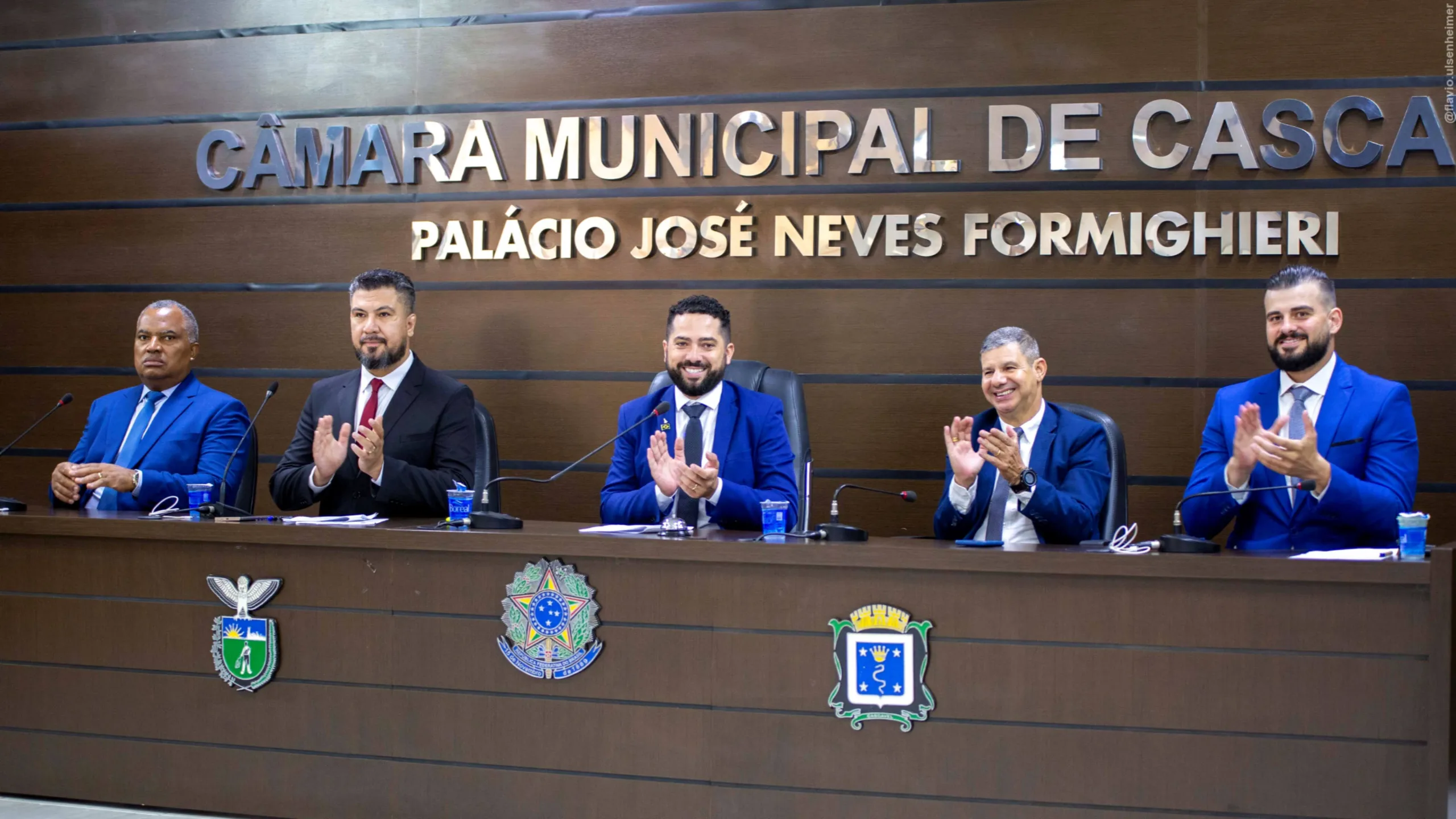 Conheça os detalhes da eleição em Cascavel. Renato Silva venceu com mais de 95 mil votos, contando com o apoio popular de Leonaldo Paranhos - Foto: Paulo Eduardo/O Paraná