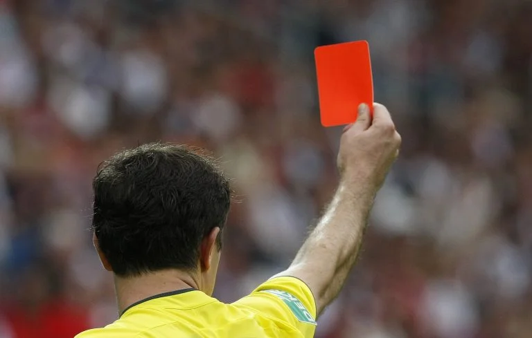 FPF toma medidas cabíveis após erro grave na partida Paraná Clube X FC Cascavel. Saiba mais sobre o afastamento da equipe de arbitragem - Foto: Reprodução