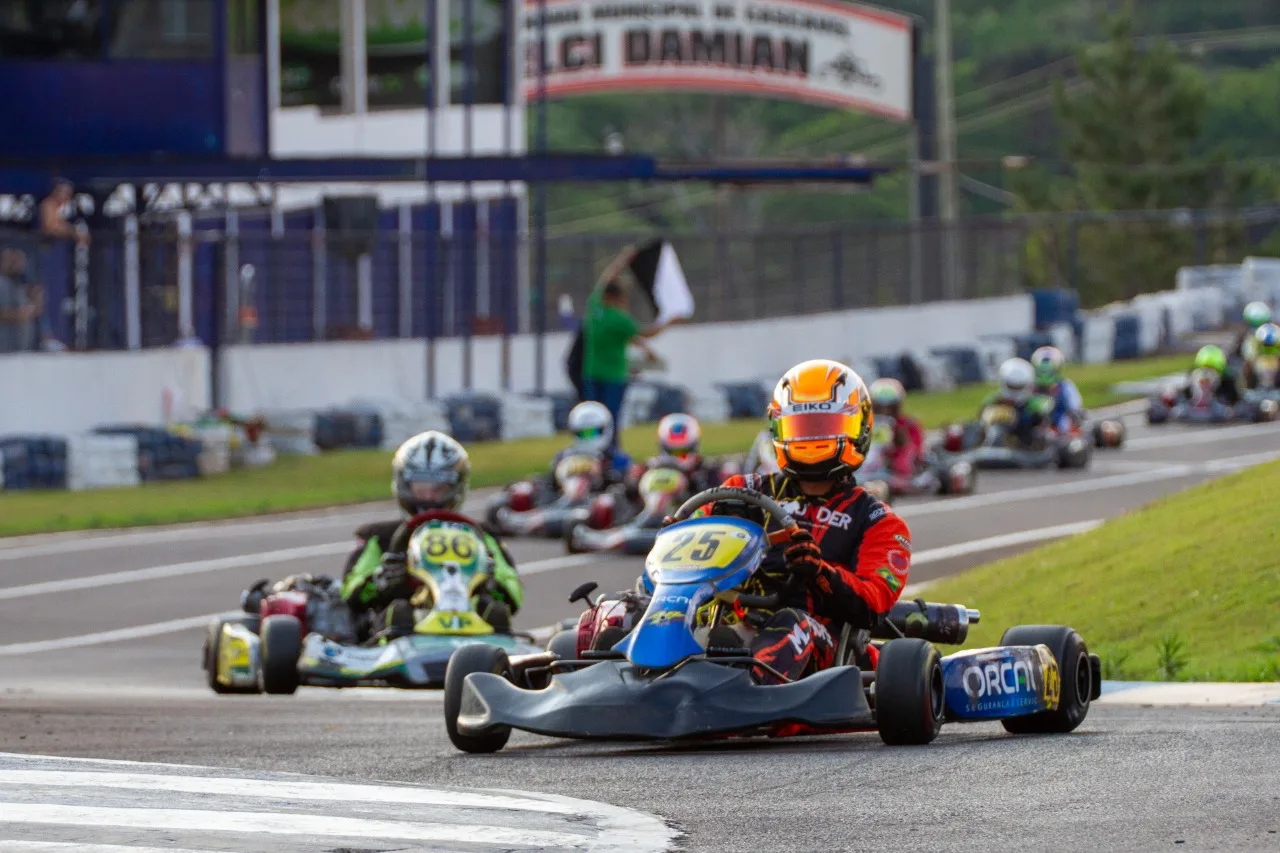 Descubra as novidades do Campeonato Metropolitano de Kart de Cascavel. Confira os detalhes da etapa de abertura com 73 inscritos antecipados - Foto: Tiago Guedes