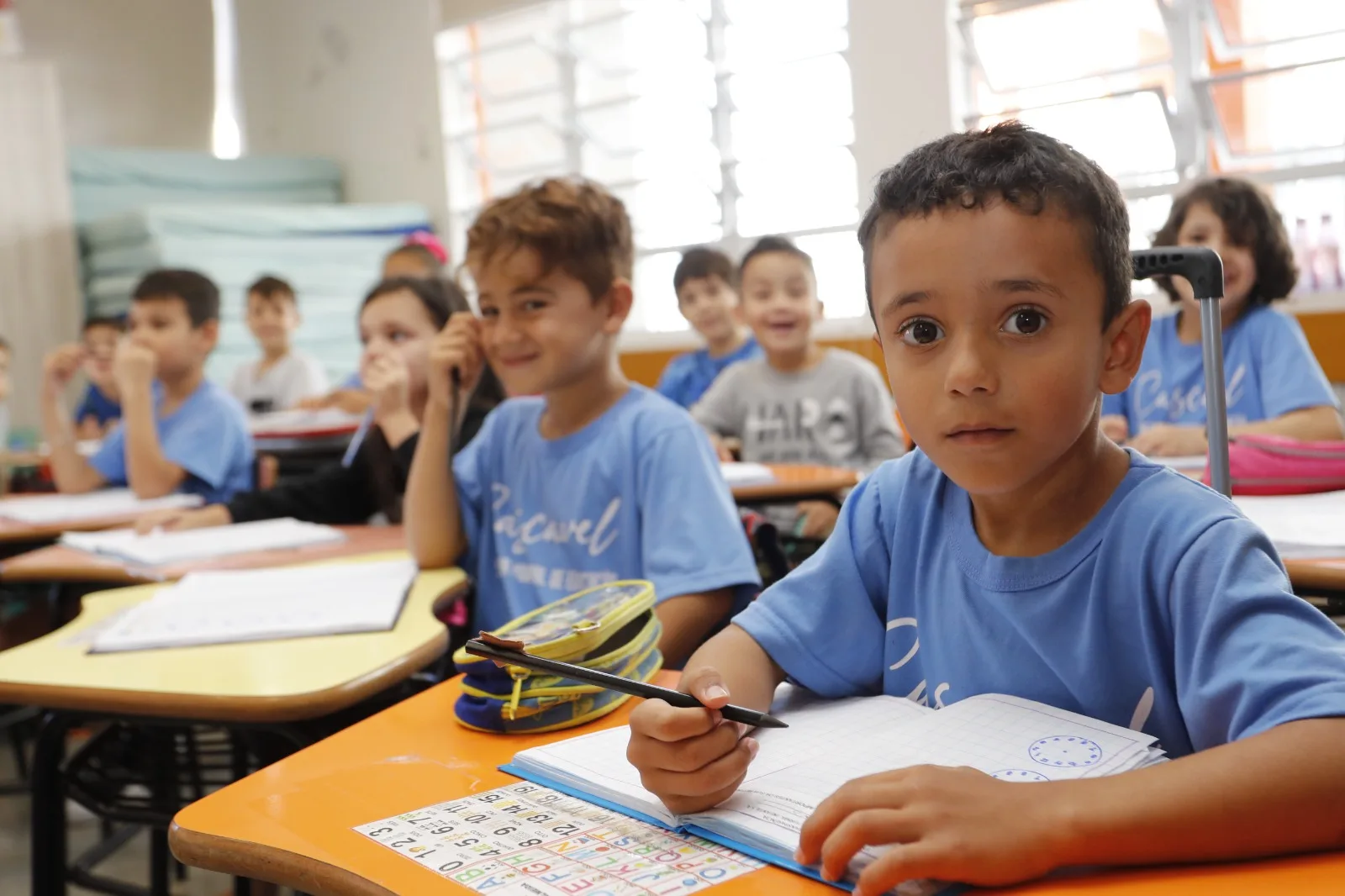 Somente na rede municipal, em Cascavel, são 33 mil alunos que retornam às aulas - Foto: Secom