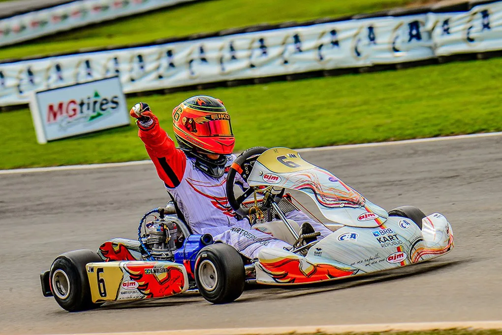 Descubra os detalhes emocionantes da 1ª etapa da Copa São Paulo Light de kart e o desempenho dos automóveis em Interlagos - Foto: Divulgação