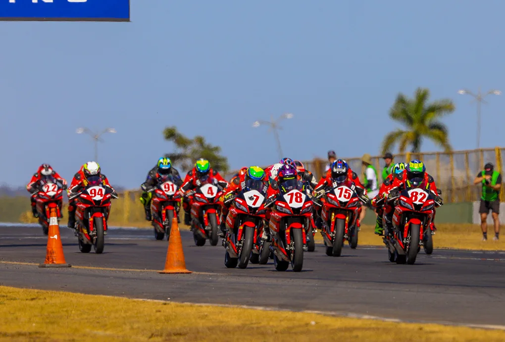 A temporada 2025 do Moto1000GP vem com oito etapas e grandes novidades sobre automóveis e novos talentos do esporte - Foto: Divulgação