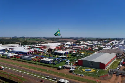 Descubra os detalhes da maior edição do Show Rural em Cascavel, que atraiu 407.094 visitantes e gerou R$ 7,05 bilhões - Foto: AEN