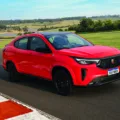 Produzido no Brasil, modelo é o primeiro SUV Coupé da Fiat se destaca por seu design único e o maior porta-malas da categoria - Foto: Divulgação