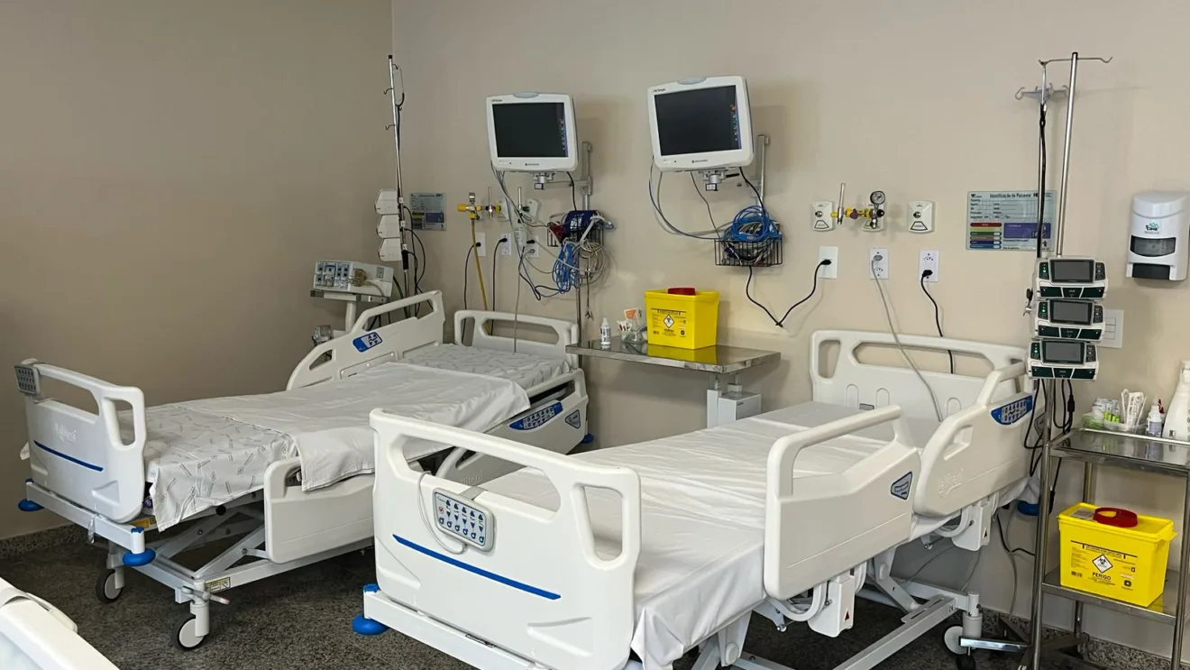 O Hospital Universitário do Oeste do Paraná agora possui a Sala de Emergência em Cardiologia para atender emergências de forma eficiente - Foto: Assessoria O Hospital Universitário do Oeste do Paraná agora possui a Sala de Emergência em Cardiologia para atender emergências de forma eficiente - Foto: Assessoria