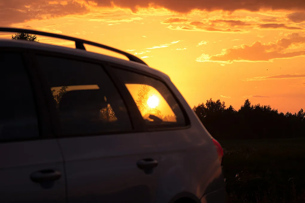 Como os foliões, os automóveis também exigem cuidados especiais em meio ao calor excessivo - Foto:   Divulgação 