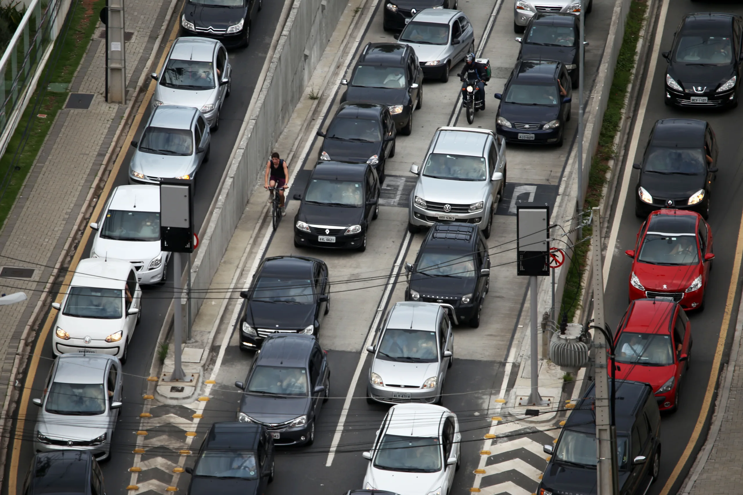 Evite multas! O pagamento do IPVA para carros com final de placa 5 e 6 deve ser feito até 24 de fevereiro - Foto: José Fernando Ogura