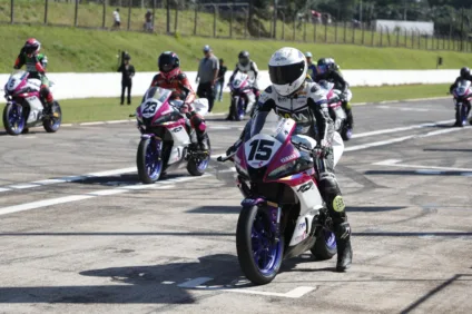 Autódromo de Cascavel recebe corrida inédita com grid 100% feminino