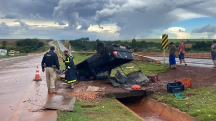 Motorista não sobreviveu à série de capotamentos e morreu na BR-163. Foto PORTAL SOT