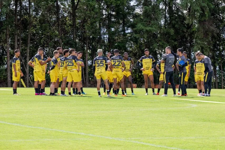 O FC Cascavel precisa somar pontos no confronto contra o Athletico. Descubra os detalhes sobre o duelo de futebol importante - Foto: Assessoria