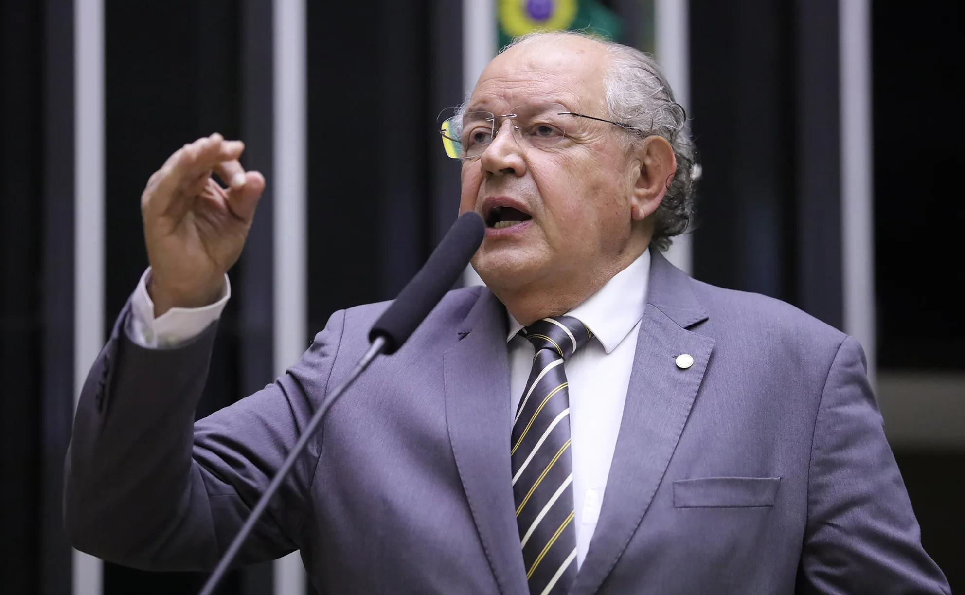 Semipresidencialismo: PEC é protocolada por deputado do Paraná